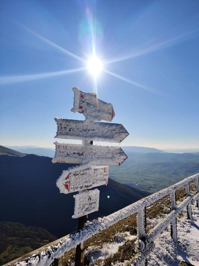 Albergo La Loggia di San Martino Gualdo Tadino Esterno foto